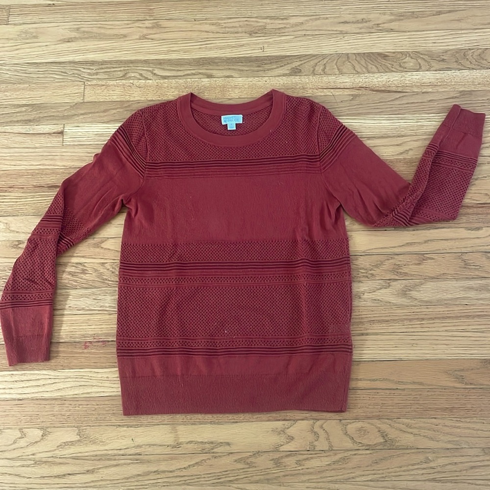 Lightweight sweater perfect for Fall